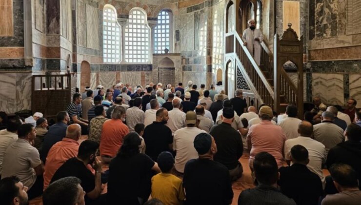 Kariye Camii’nde 79 Yıl Ortadan Sonra İlk Bayram Namazı Kılındı