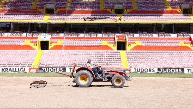 Kayserispor Stadyumu’nda Çim Serimi Süreçleri Başladı