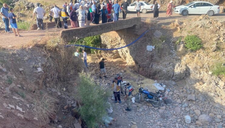 Köprüden Düşen Motosikletin Sürücüsü Öldü, Eşi Ağır Yaralı