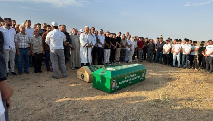 Mardin’deki Yangında Hayatını Kaybeden 2 Vatandaş Defnedildi