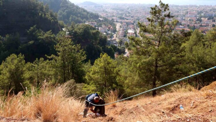 Marmaris Belediyesi Seyir Doruğunda Çöp Topladı