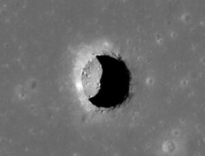 Mars’taki Gizemli Bir Delik Antik Yaşama ve İnsanlığın Geleceğine Açılan Kapı Olabilir