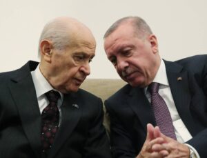 Mehmet Tezkan: Bahçeli’nin Siyasi Restleşmeleri MHP’yi Öne Geçirdi