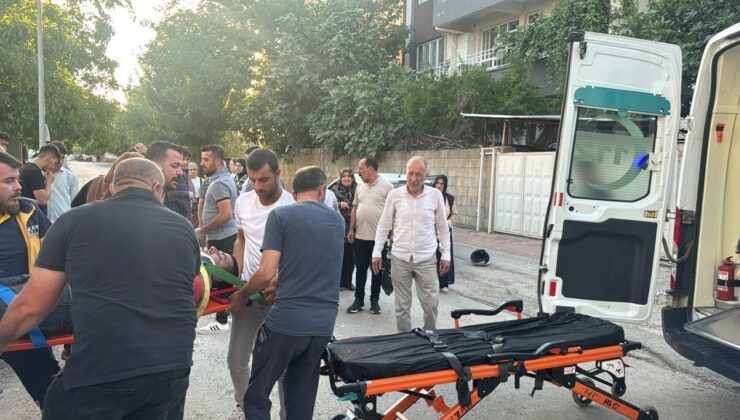 Motosiklet ile Otomobil Çarpıştı: 1’i Ağır 2 Yaralı