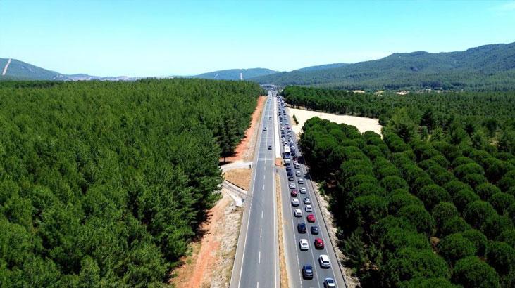 Muğla’ya Rekor Araç Girişi! Kilometrelerce Kuyruk Oldu