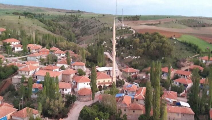 Muhtar Cami Hoparlöründen Köylülere Sitem Etti!