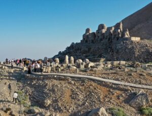 Nemrut Dağı Bayramda 8 Bin Kişiyi Ağırladı