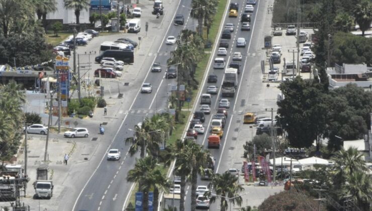 Nüfusu Bayramda 1 Milyona Ulaşmıştı! Dönüş Başladı, Trafik Kilitlendi