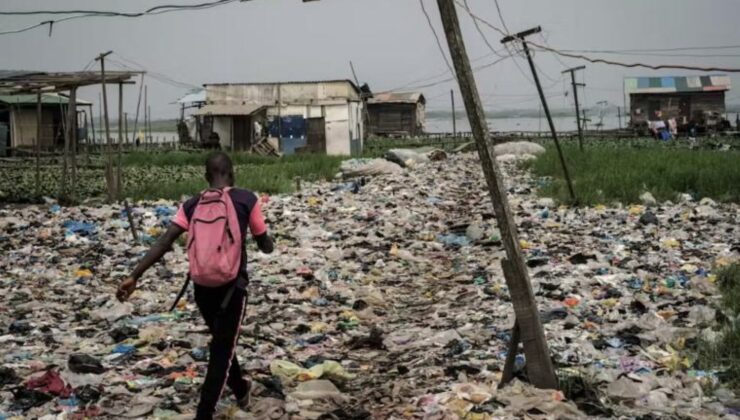 O Ülkeden Tarihi Adım… Gelecek Yıl Tek Kullanımlık Plastikler Yasaklanacak