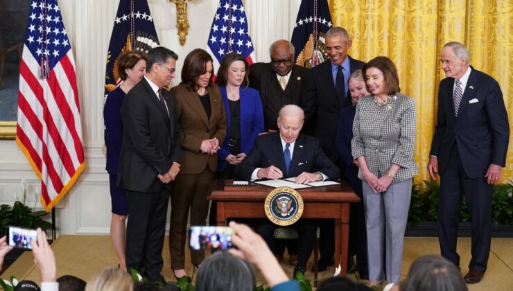 Obama, Biden’ın Tartışmadaki Duraklamalarına Cevap Verdi