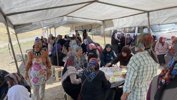 Oğlu 25 Yıl Sonra Şehit Sayıldı! Mahalleliye Yemek İkram Etti