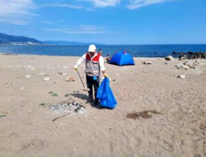 Ordu Büyükşehir Belediyesi Kıyı ve Plajlarda Temizlik Çalışmaları Yapıyor