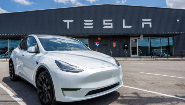 Pili Tamamen Biten Tesla’nın İçinde Mahsur Kalan Bebeği İtfaiye Kurtardı