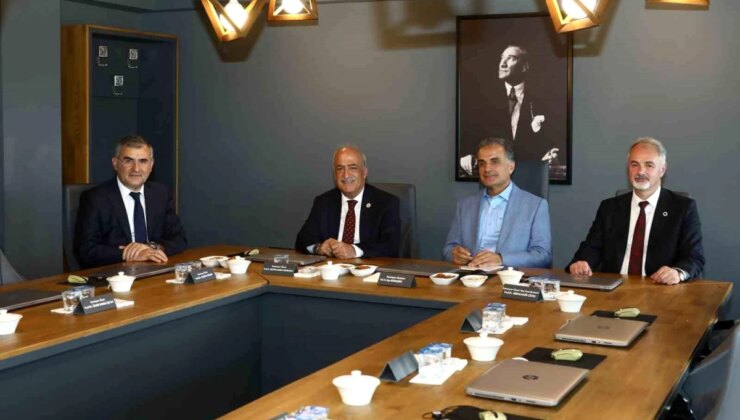 Sakarya Üniversitesi Rektörü Prof. Dr. Hamza Al, Atatürk Üniversitesi Rektörü Prof. Dr. Ömer Çomaklı’yı Ziyaret Etti