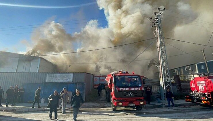 Sakarya’da 2 Ev ile Depo Yandı