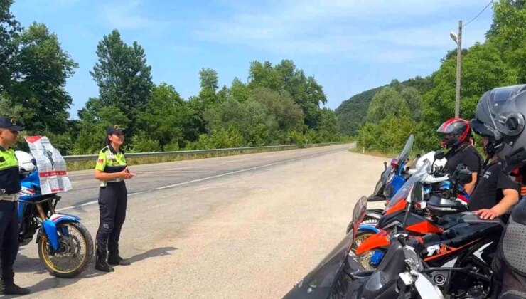 Sinop İl Jandarma Komutanlığı Trafik Kontrollerine Devam Ediyor