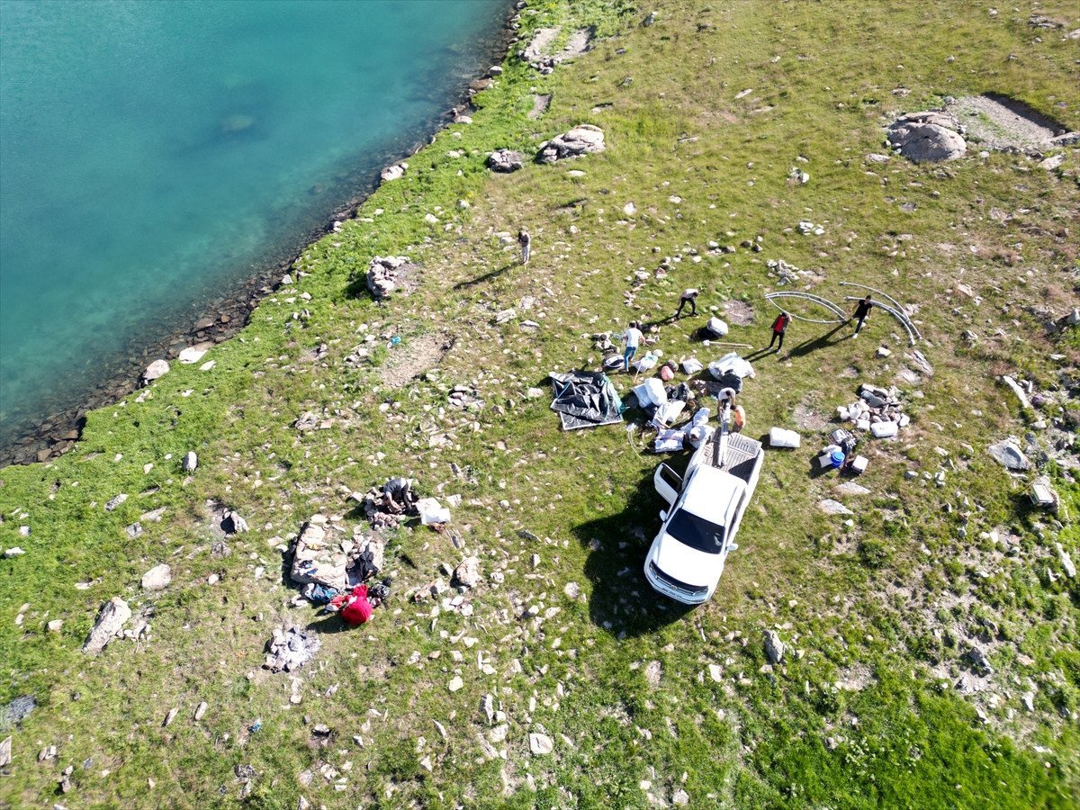 sirnak ve van sonundaki calyan golu dogaseverlerin kamp yeri oldu 3 jnwZKiLc