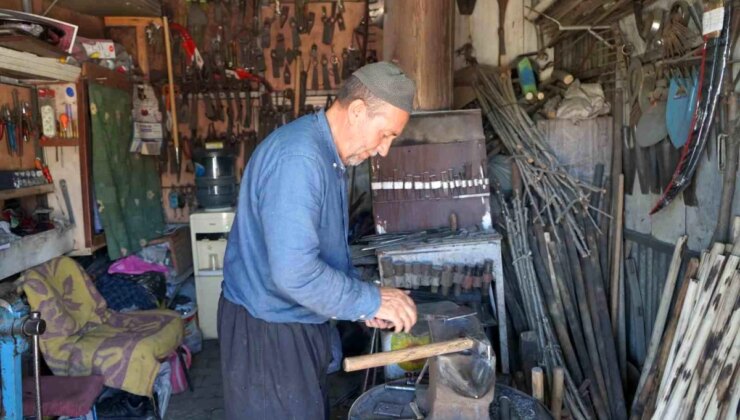 Şırnak’ta 50 Yıldır Demircilik Yapan Vatandaş: Mesleğimiz Tehlikede