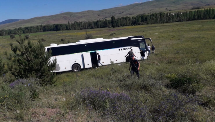 Sivas’taki Yolcu Otobüsü Şarampole Düştü: 21 Yaralı