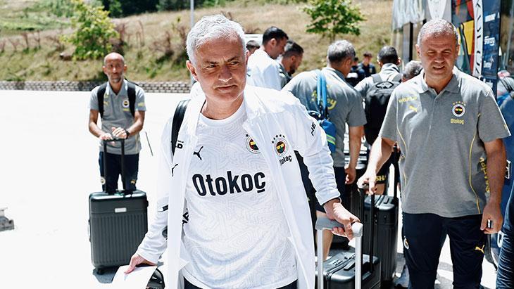 Son Dakika |                         Fenerbahçe Jose Mourinho ile Dönemi Açtı! Mert Hakan Yandaş İmza Sonrası Kampta