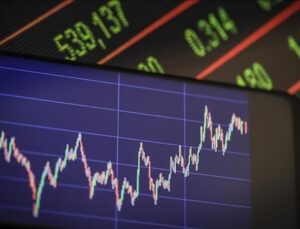 S&P 500 ve Nasdaq Endeksleri Kapanışta Rekor Tazeledi