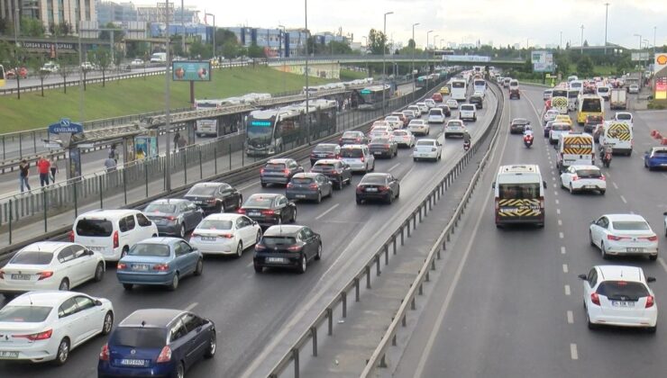 Tatil Bitti: İstanbul’da Trafik Yoğunluğu Başladı