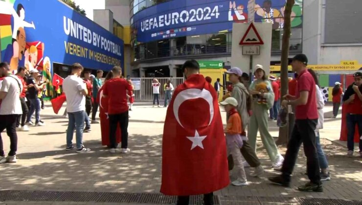 Türk Taraftarlar Portekiz Maçından Galibiyet Bekliyor