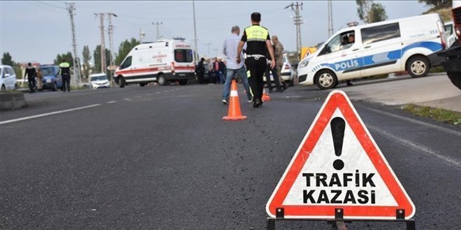 Van’da İki Trafik Kazasında 1 Çocuk Öldü, 16 Kişi Yaralandı