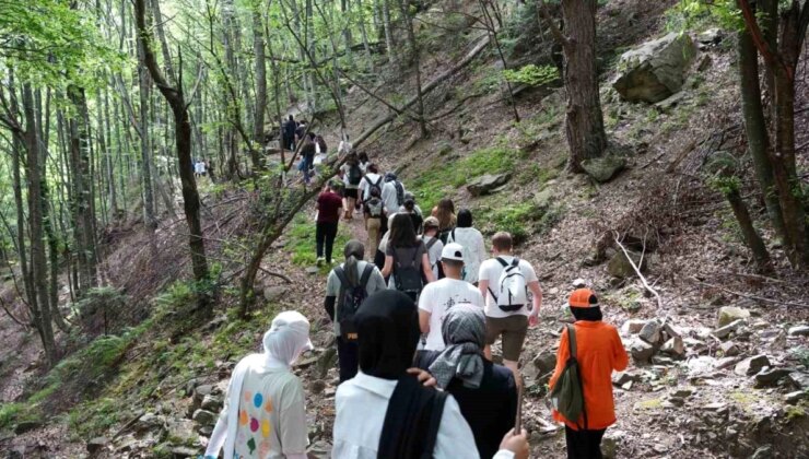 Yıldırımlı Gençler Zeyniler’de Tabiat Yürüyüşü Düzenledi