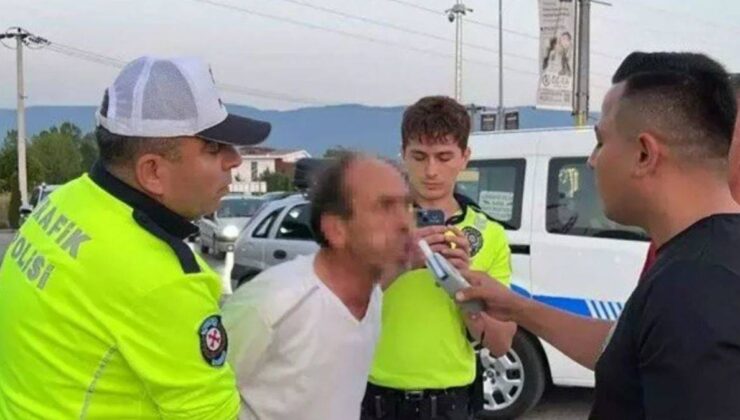 Yol Kenarına Tuvaletini Yaptı, Ehliyetine El Konuldu