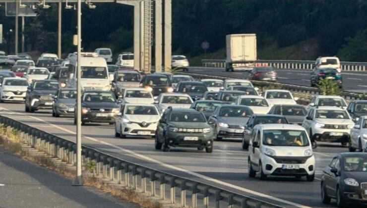 Yola Çıkacaklar Dikkat! İstanbul’dan Çıkışlar Durma Noktasına Geldi