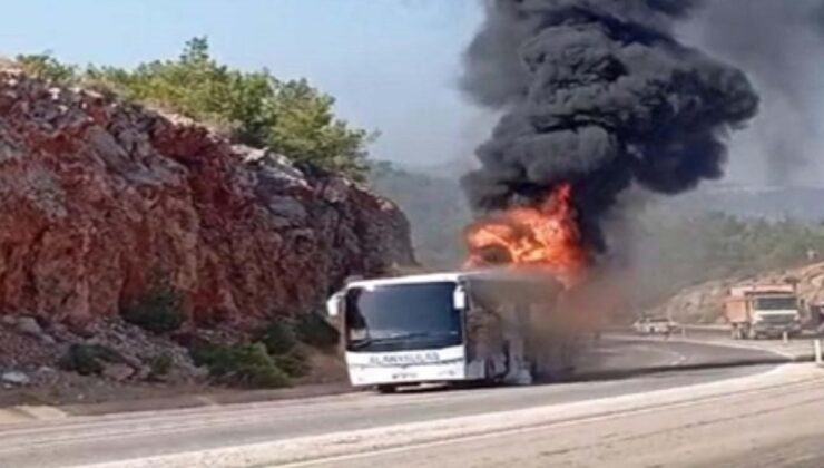 Yolcu Otobüsü Alev Alev Yandı