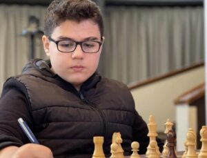 13 Yaşındaki Yağız Kaan, Satranç Efsanesi Magnus Carlsen’i Mat Etti