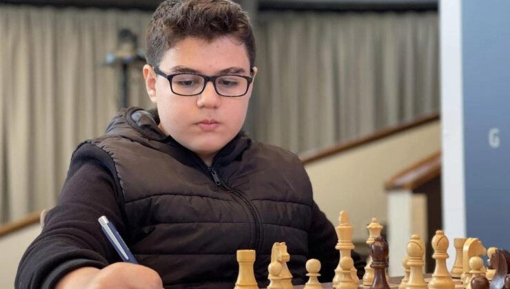 13 Yaşındaki Yağız Kaan, Satranç Efsanesi Magnus Carlsen’i Mat Etti