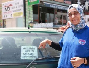 14 Yıldır Ehliyeti Var, Araç Kullanamıyor! Bir Hafta Önce Trafiğe Çıktı, Aracına Bu Notu Astı