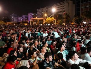 Adana ve Çevre İllerde A Milli Futbol Grubu İçin Dev Ekran Kuruldu!