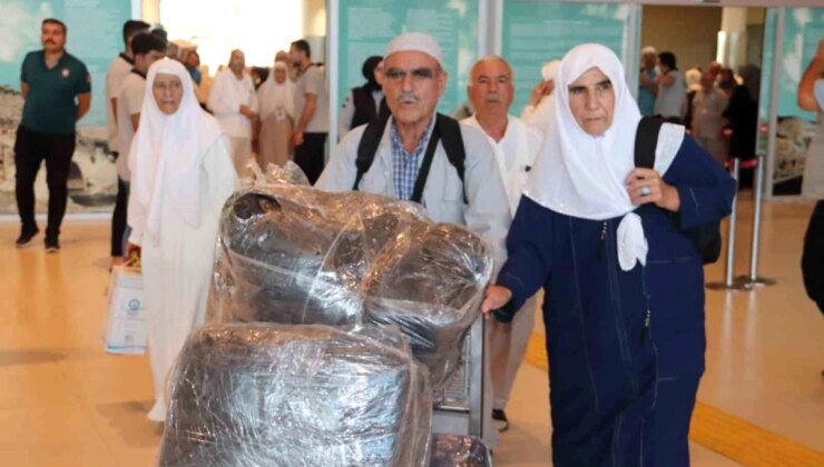 Adıyaman’dan Hacı Kafilesi Memleketlerine Döndü