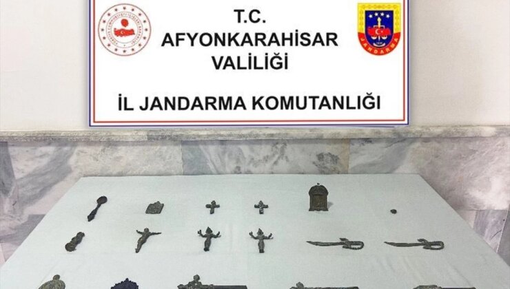 Afyonkarahisar’da Bulunan Tarihi Eserler Jandarmaya Teslim Edildi