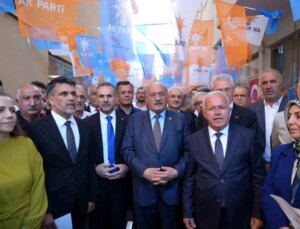 Ak Parti Erzincan İl Başkanlığında Bölüm Teslim Töreni