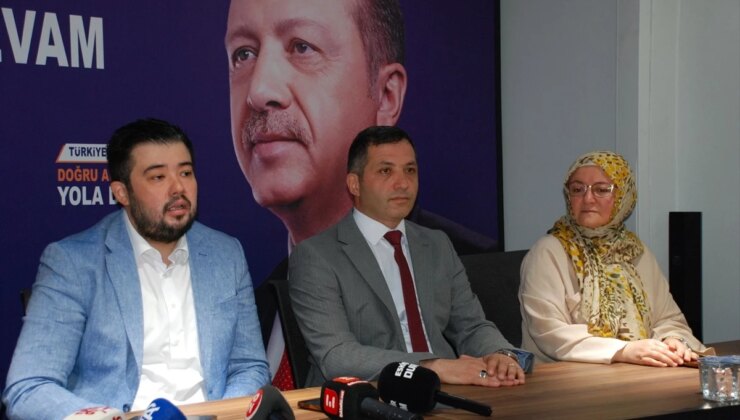 Ak Parti Eskişehir Odunpazarı İlçe Teşkilat Başkanı Ümit Sezer Görevini Engin Vural’a Devretti