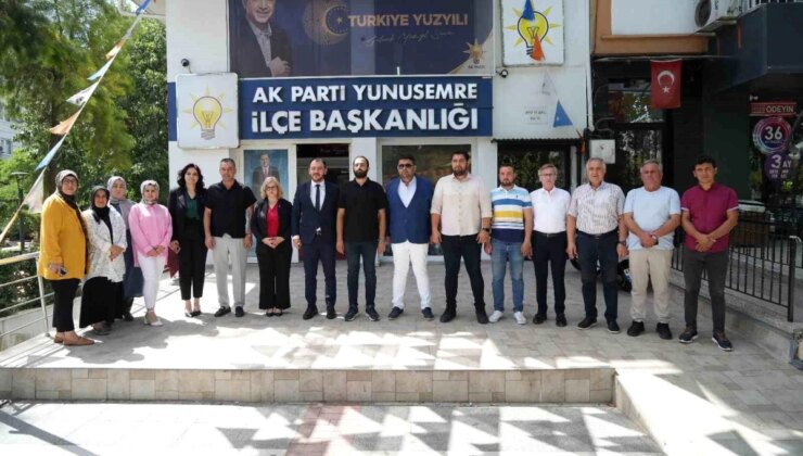 Ak Parti Yunusemre İlçe Başkanı İlkcan Durmaz, Kula Belediye Lideri’ne ve Yunusemre Belediye Lideri’ne Tepki Gösterdi