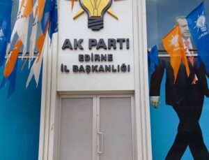 AKP İl Başkanı’nın Eşi Belediye Binasını Bastı, Tehditler Savurdu, Odayı Dağıttı