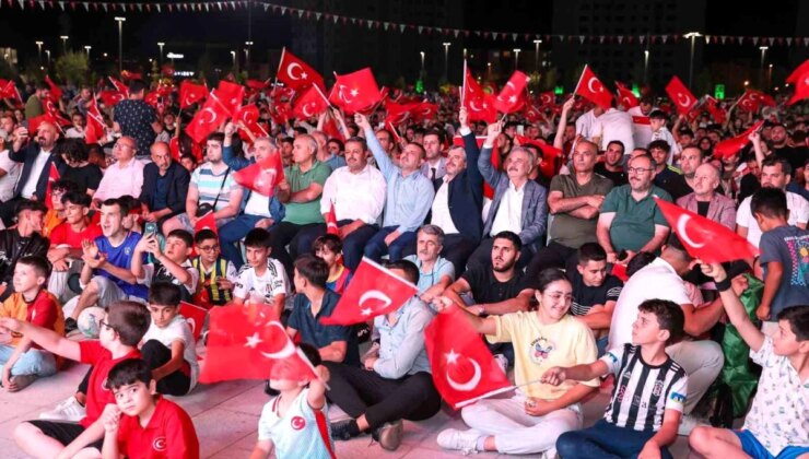 Ankara’da Sincan Park’ta Türkiye-Avusturya Maçı Heyecanı