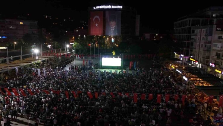 Aydınlılar Türkiye’nin Çeyrek Finale Yükselmesini Dev Ekranlardan İzledi