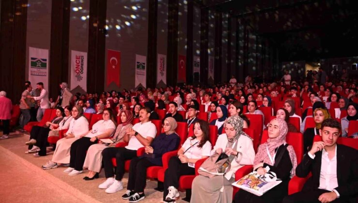 Bahçelievler Belediyesi’nin Ev Sahipliğinde Düzenlenen ‘Tercih Destek 2024 Programı’ Öğrencilere Rehberlik Sağladı