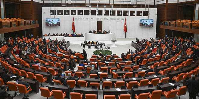 Bakanlar Kurum ve Memişoğlu, Yemin Etmek İçin Meclise Geldi