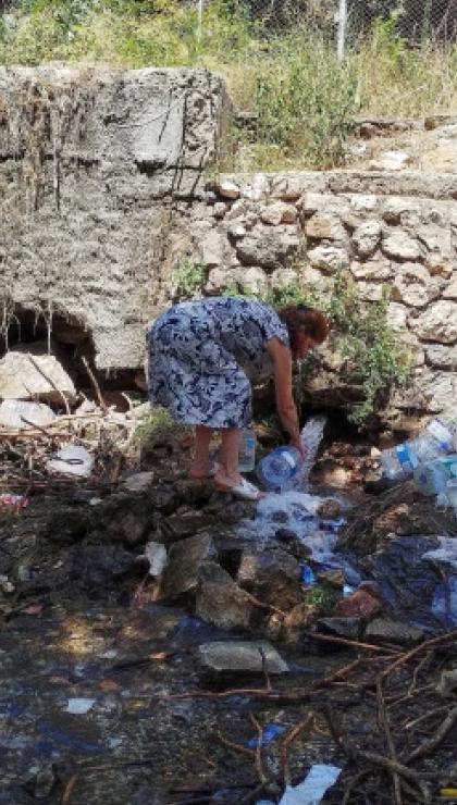 bakterili kaynak suyunun etrafi kapatildi inanmayip teli kestiler sisesini kapan geliyor 2 RZ2yGs13