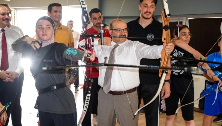 Balıkesir Valisi İsmail Ustaoğlu, Gençlik Spor Bakanlığı Spor Okulları’nı Ziyaret Etti