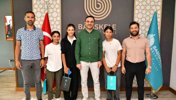 Başiskele Belediye Başkanı Yasin Özlü, Kullar Kartonsan Ortaokulu Spor Kulübü’nü Ağırladı