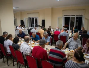 Başkan Günel Davutlar Cemevi’nde ’Matem Orucu’ Açma Yemeğine Katıldı